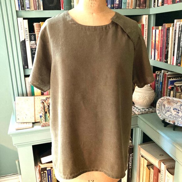 FLAX 100% Linen Top with 3-button Feature - Picture 4 of 11